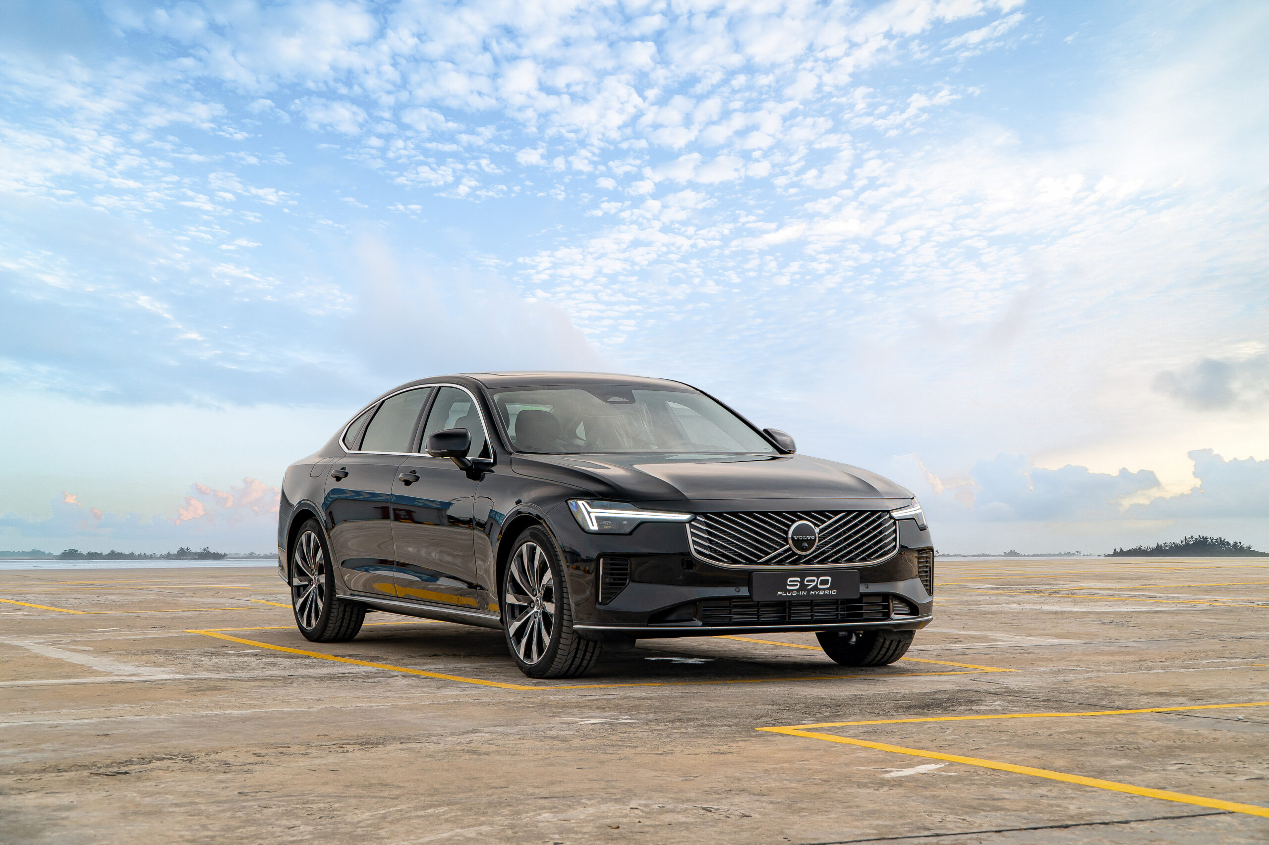 volvo-s90-plug-in-hybrid-ultra-2026.jpg