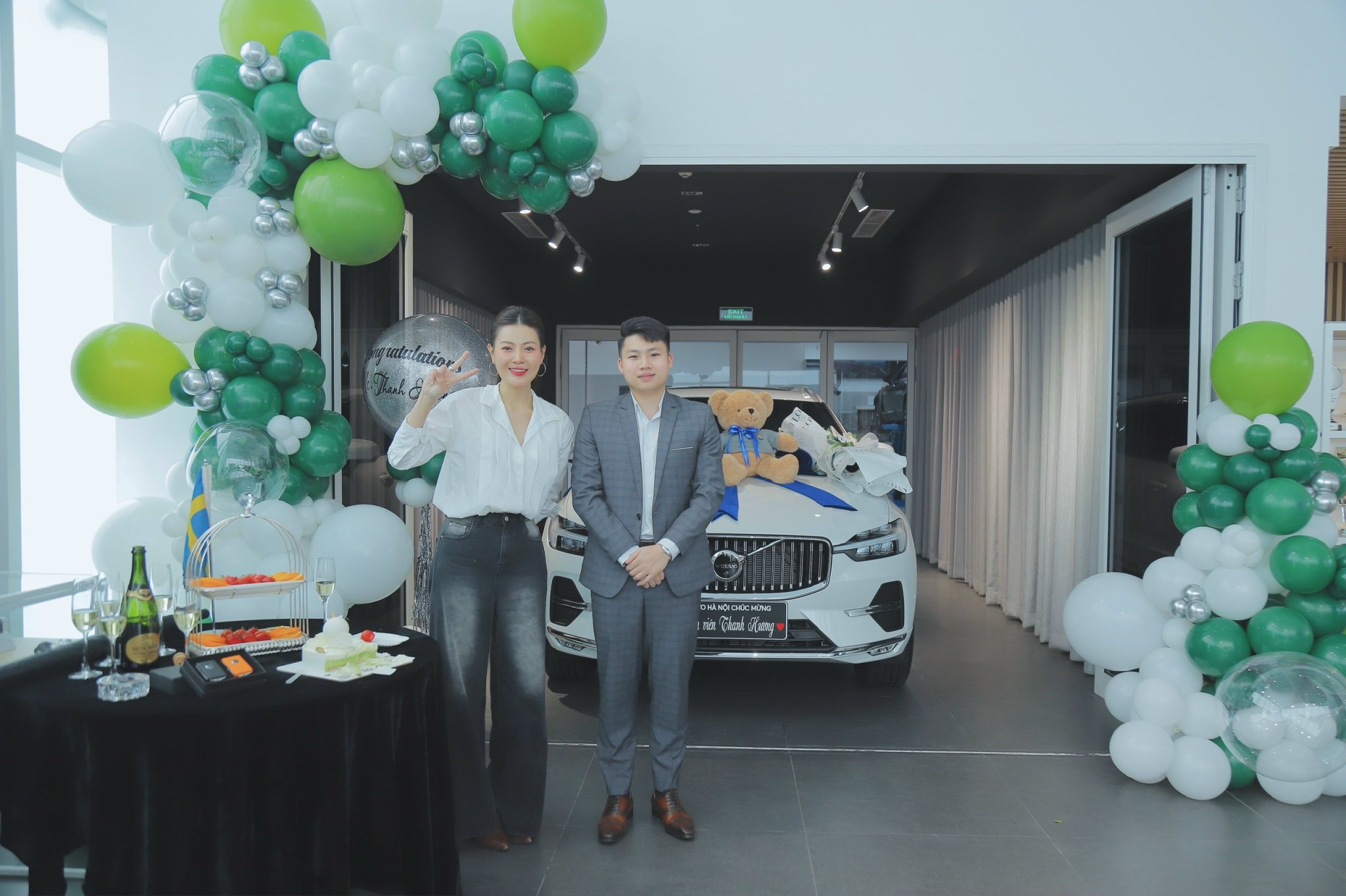 Vinh dự đồng hành cùng diễn viên Thanh Hương – người đã lựa chọn Volvo vì sự an toàn, tinh tế và đẳng cấp.Lê Văn Thi – Volvo Car Hà Nội luôn sẵn sàng mang đến dịch vụ tư vấn tận tâm nhất cho mọi khách hàng.