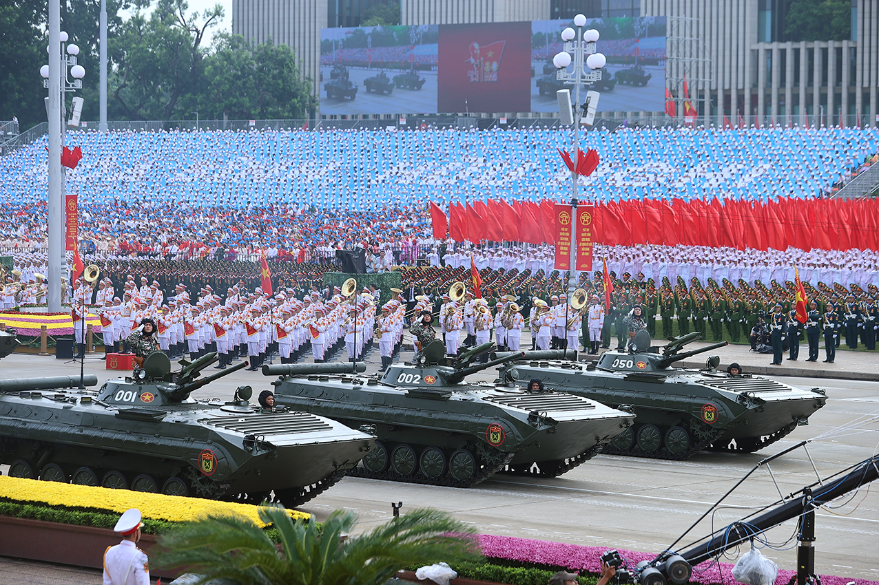 Xe thiết giáp lội nước - Ảnh: VGP/Nhật Bắc