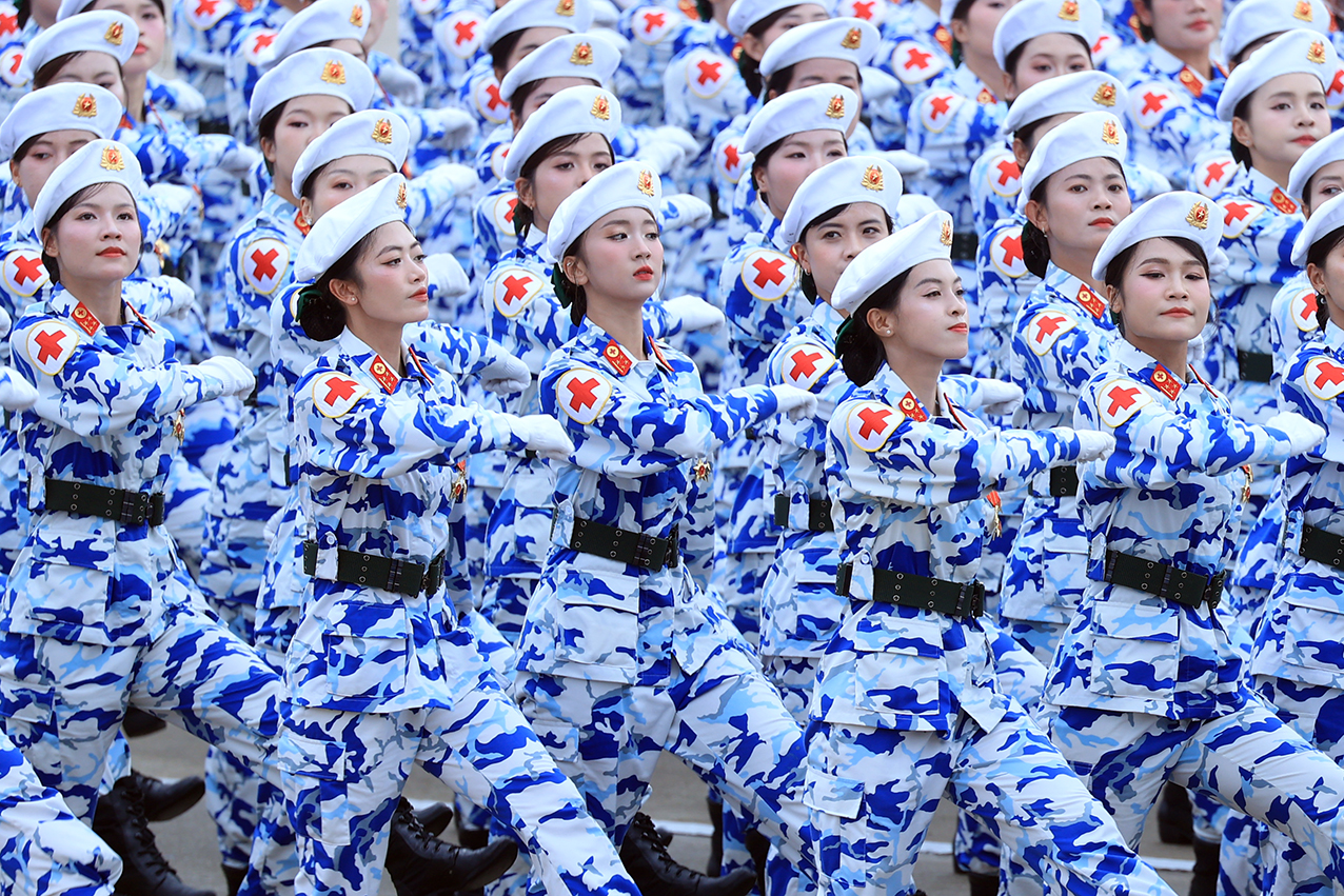 Khối nữ Sĩ quan Quân y- Ảnh: VGP/Nhật Bắc