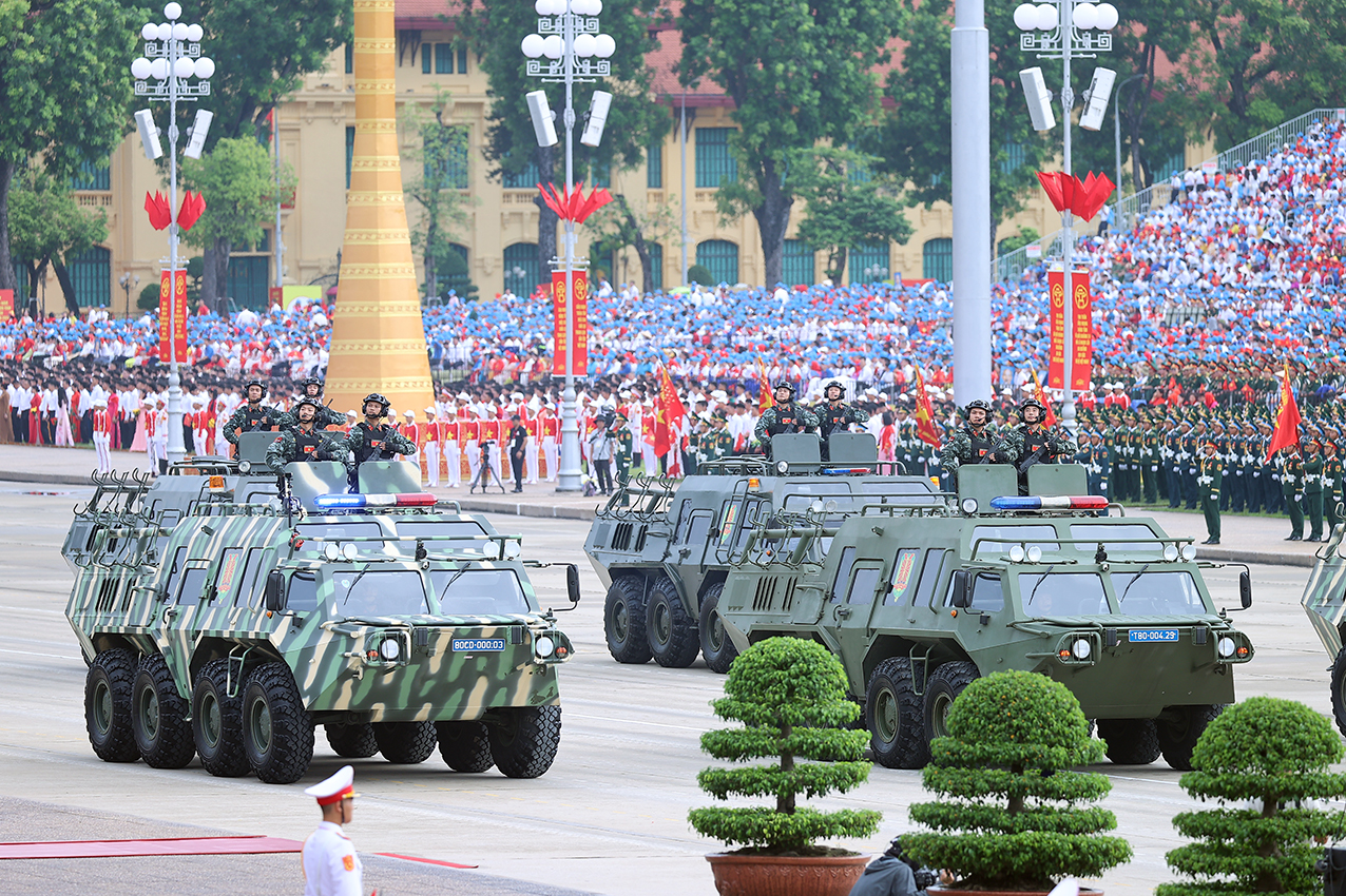 Khối xe tác chiến chống khủng bố- Ảnh: VGP/Nhật Bắc