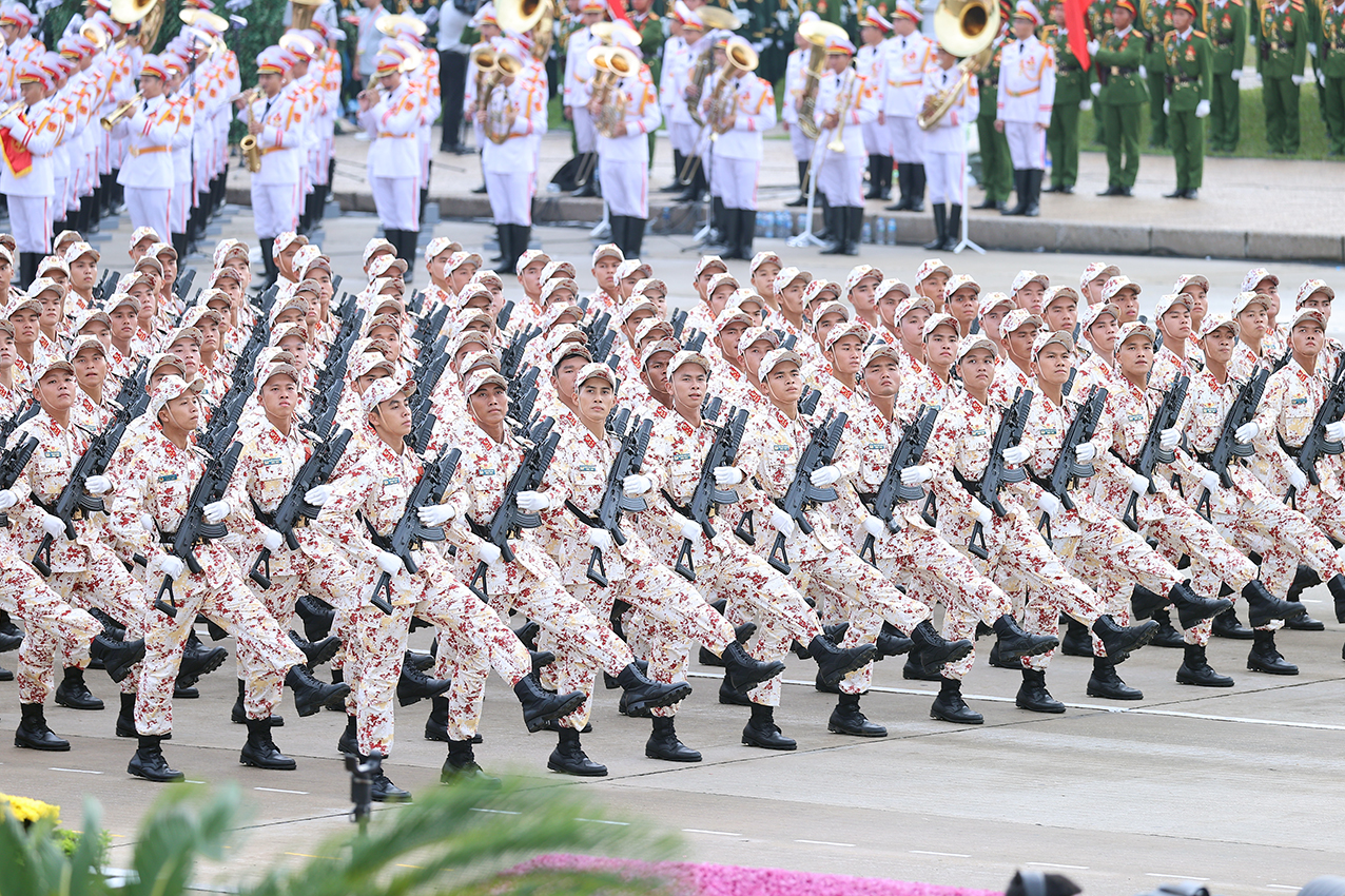 Khối nam sĩ quan An ninh mạng và phòng, chống tội phạm sử dụng công nghệ cao - Ảnh: VGP/Nhật Bắc