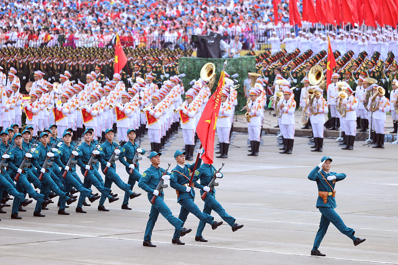 Khối nam Dân quân tự vệ - Ảnh: VGP/Nhật Bắc