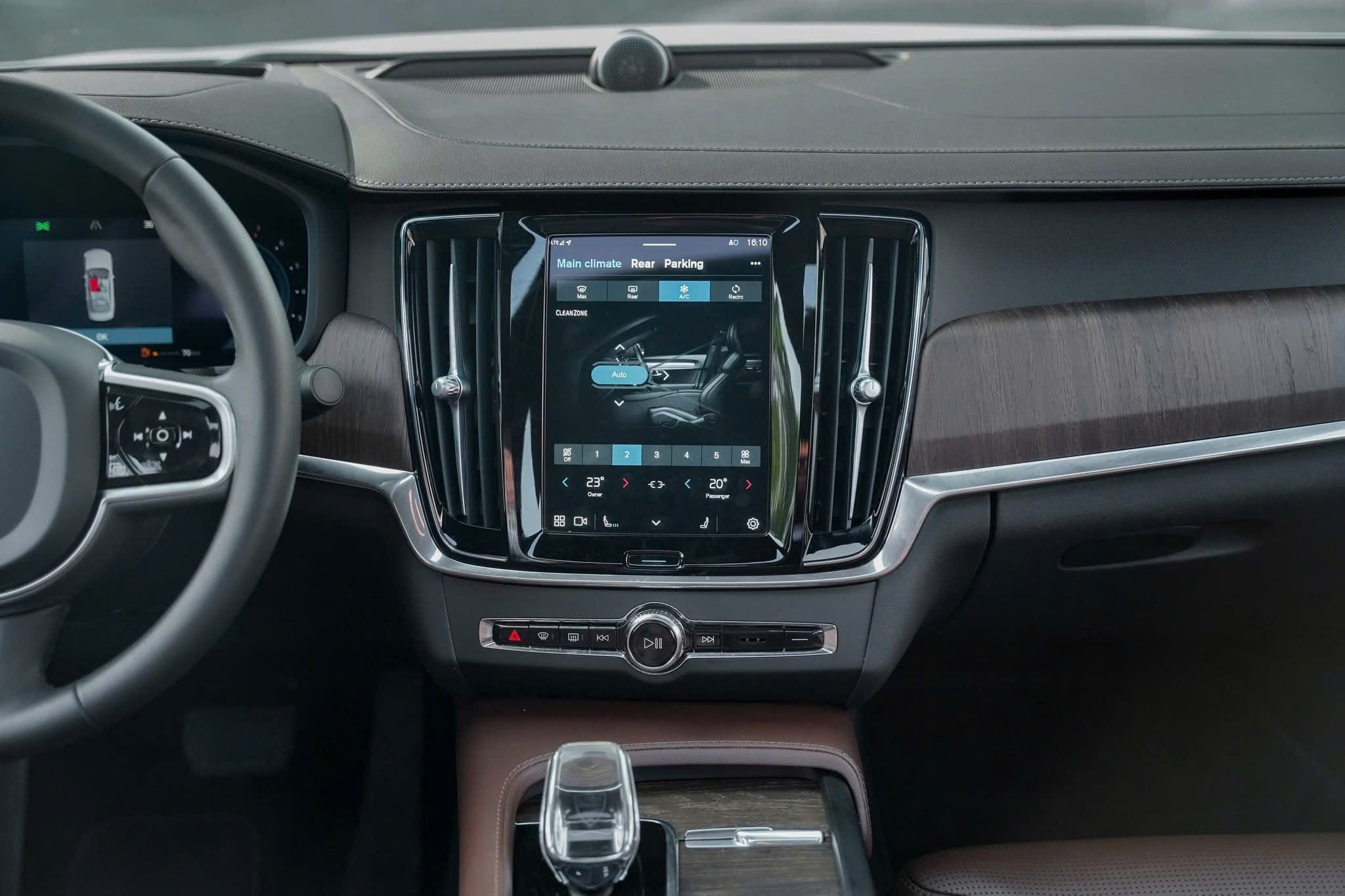 TẦM QUAN TRỌNG CỦA HỆ THỐNG LỌC KHÔNG KHÍ CLEANZONE TRÊN XE VOLVO TRONG ĐÔ THỊ VIỆT NAM