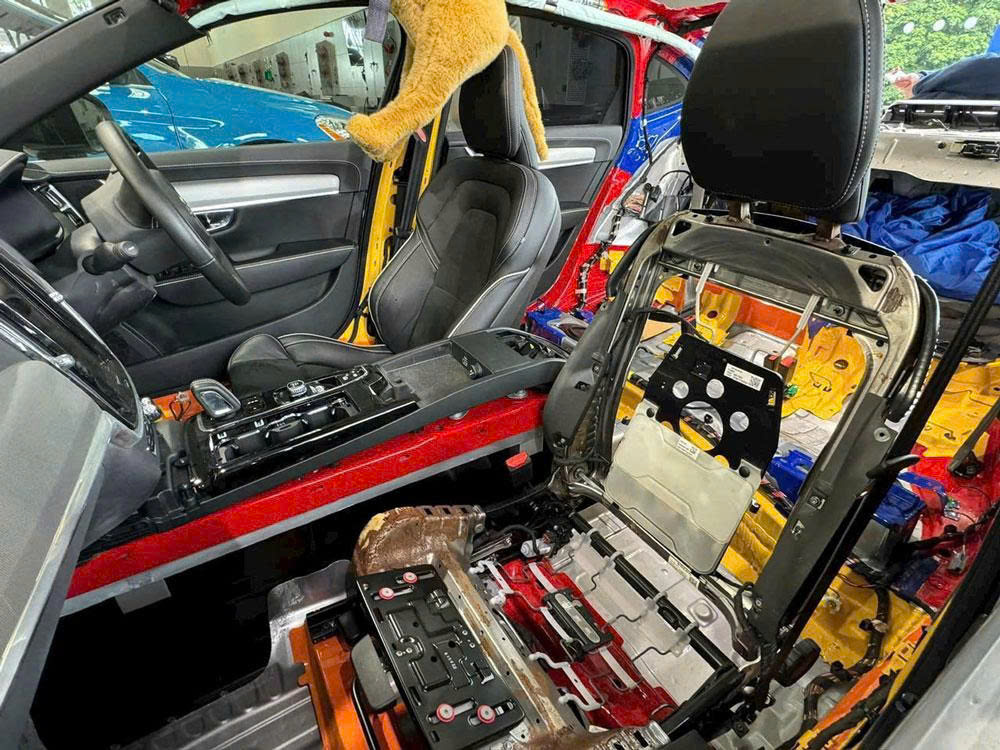 Thép Boron trên xe Volvo: “Lá chắn bất hoại” bảo vệ sự sống