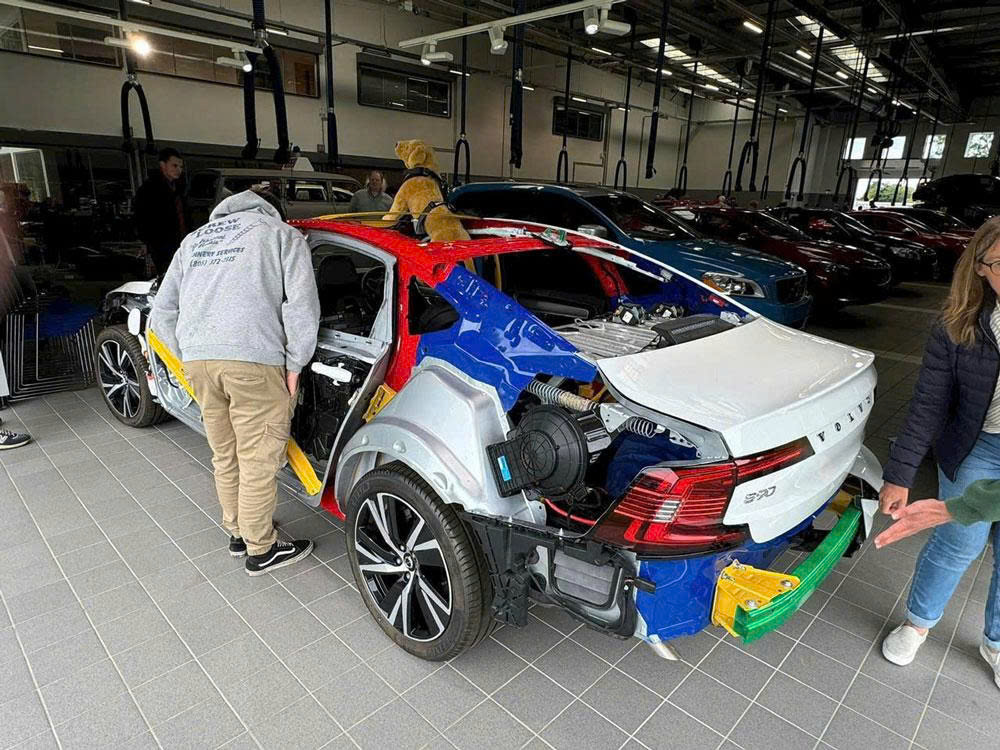 Thép Boron trên xe Volvo: “Lá chắn bất hoại” bảo vệ sự sống