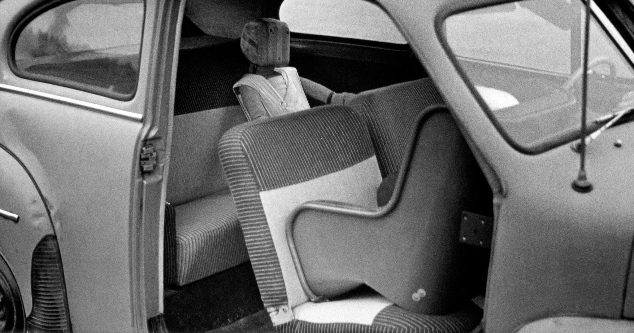 Từ những năm 1960, Volvo đã bắt đầu các thử nghiệm va chạm mô phỏng trẻ em, phát triển ghế ngồi chuyên biệt và xây dựng khuyến nghị rõ ràng về cách trẻ nên ngồi trên xe