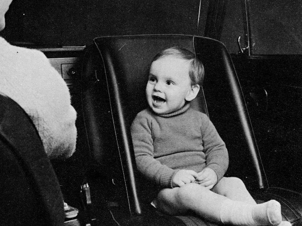 Triết lý mà Volvo theo đuổi 👉 Xe hơi có thể thay thế được còn “con người – đặc biệt là trẻ em – thì không “