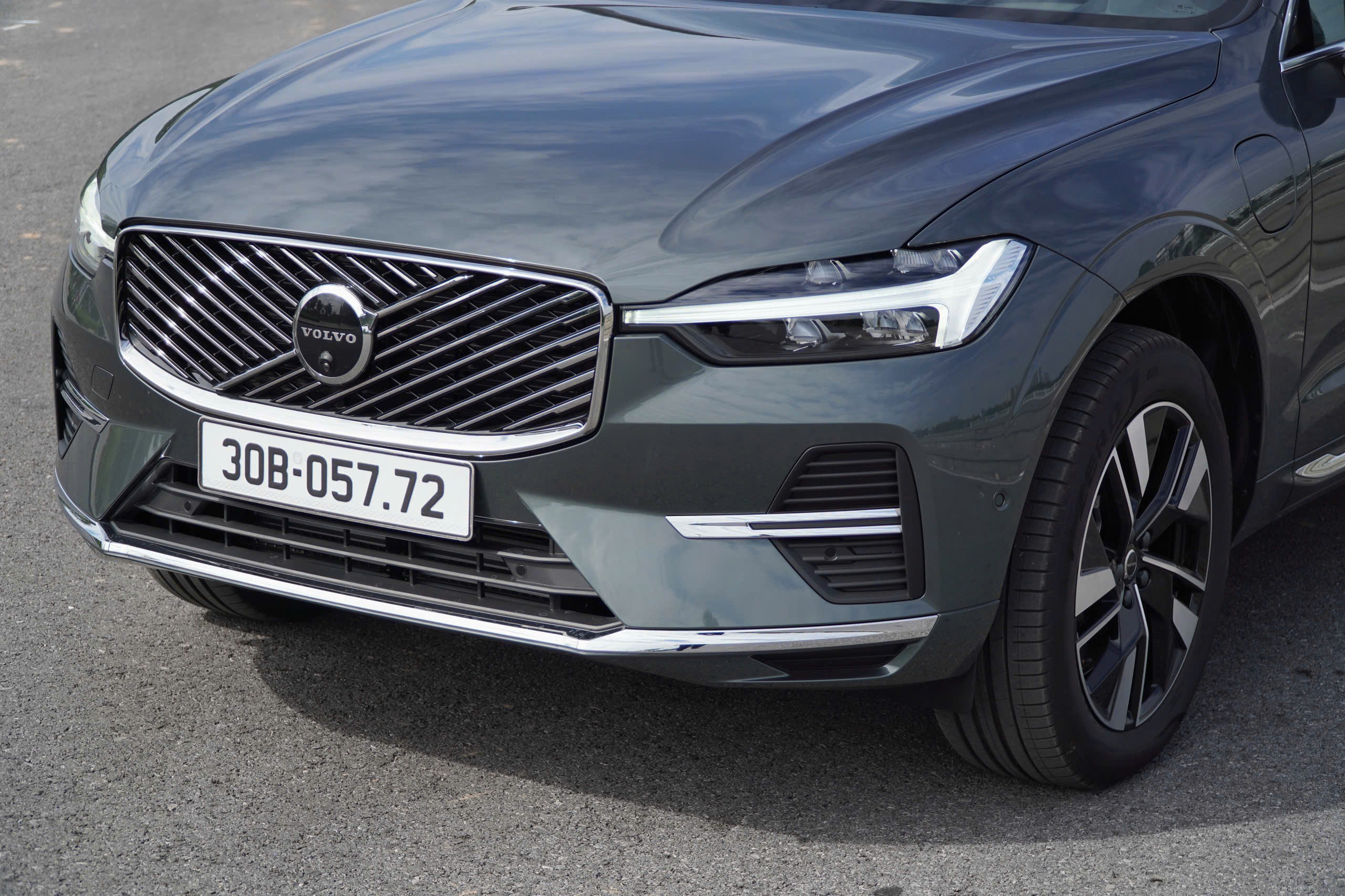 Ngoại thất Volvo XC60 T8 Plug-in Hybrid Ultra 2026