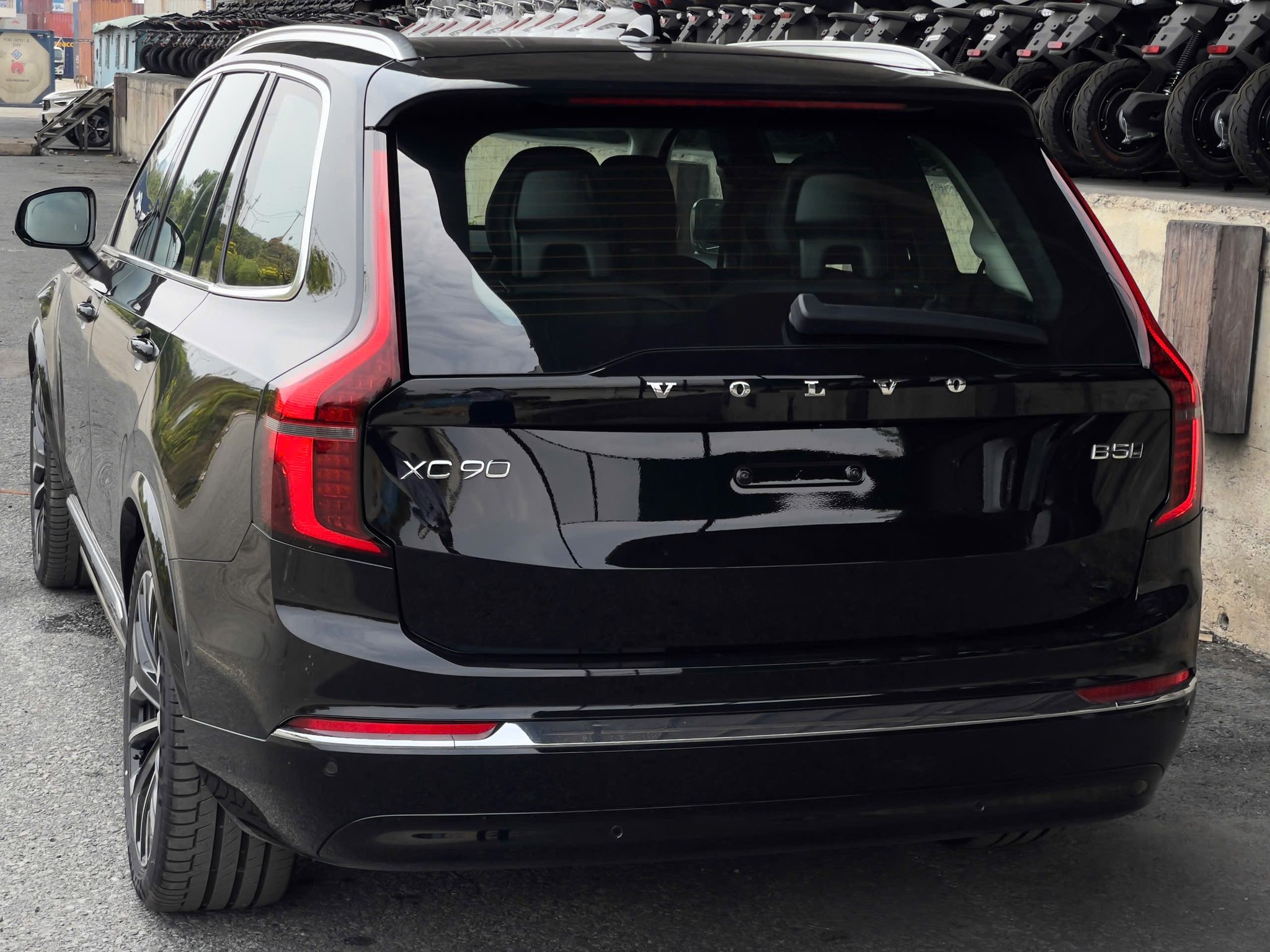 Đồ hoạ của cụm đèn chiếu hậu LED cũng đã được tinh chỉnh để mang đến độ chi tiết, sắc nét hơn