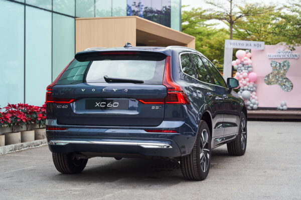 Volvo XC60 Xanh Denim ánh kim (Denim Blue Metallic)