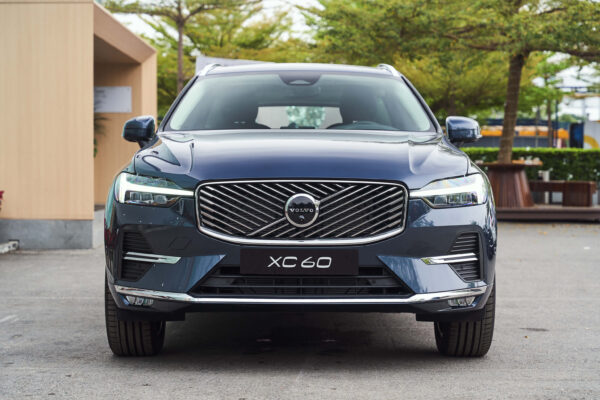 Volvo XC60 Xanh Denim ánh kim (Denim Blue Metallic)