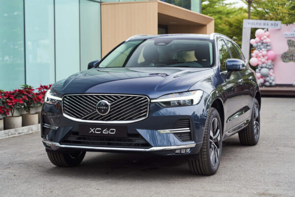 Volvo XC60 Xanh Denim ánh kim (Denim Blue Metallic)