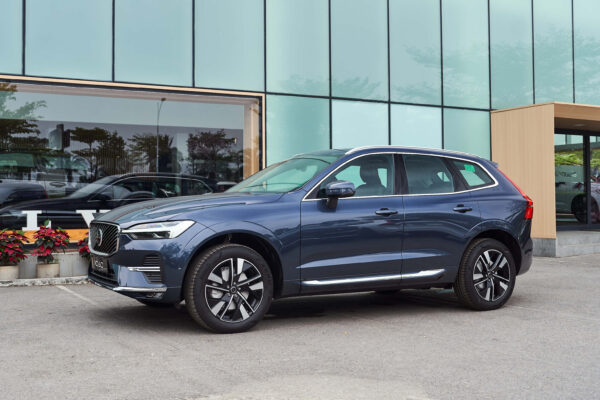 Volvo XC60 Xanh Denim ánh kim (Denim Blue Metallic)