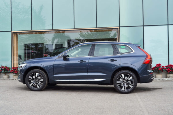 Volvo XC60 Xanh Denim ánh kim (Denim Blue Metallic)
