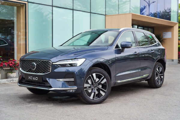 Volvo XC60 Xanh Denim ánh kim (Denim Blue Metallic)