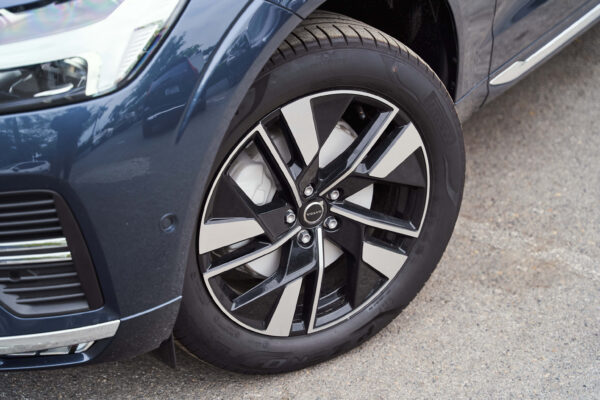 Volvo XC60 Xanh Denim ánh kim (Denim Blue Metallic)