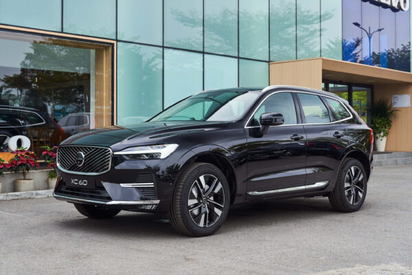 Volvo XC60 Đen Onyx ánh kim (Onyx Black Metallic)