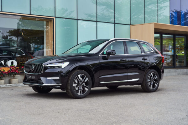Volvo XC60 Đen Onyx ánh kim (Onyx Black Metallic)