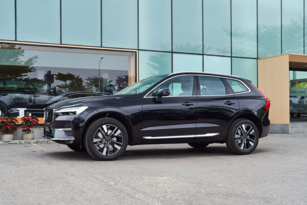 Volvo XC60 Đen Onyx ánh kim (Onyx Black Metallic)