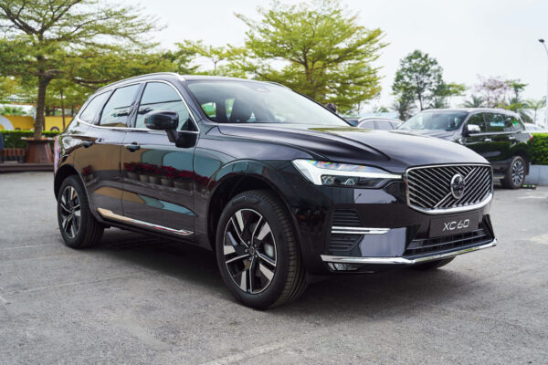Volvo XC60 Đen Onyx ánh kim (Onyx Black Metallic)