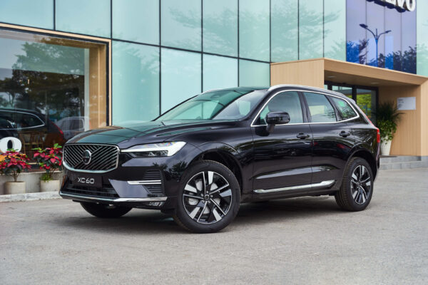 Volvo XC60 Đen Onyx ánh kim (Onyx Black Metallic)