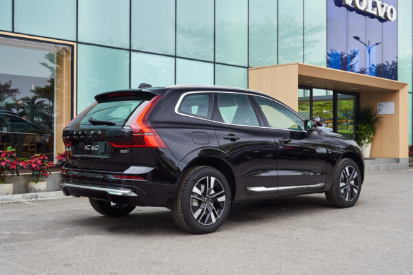 Volvo XC60 Đen Onyx ánh kim (Onyx Black Metallic)