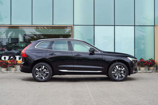 Volvo XC60 Đen Onyx ánh kim (Onyx Black Metallic)