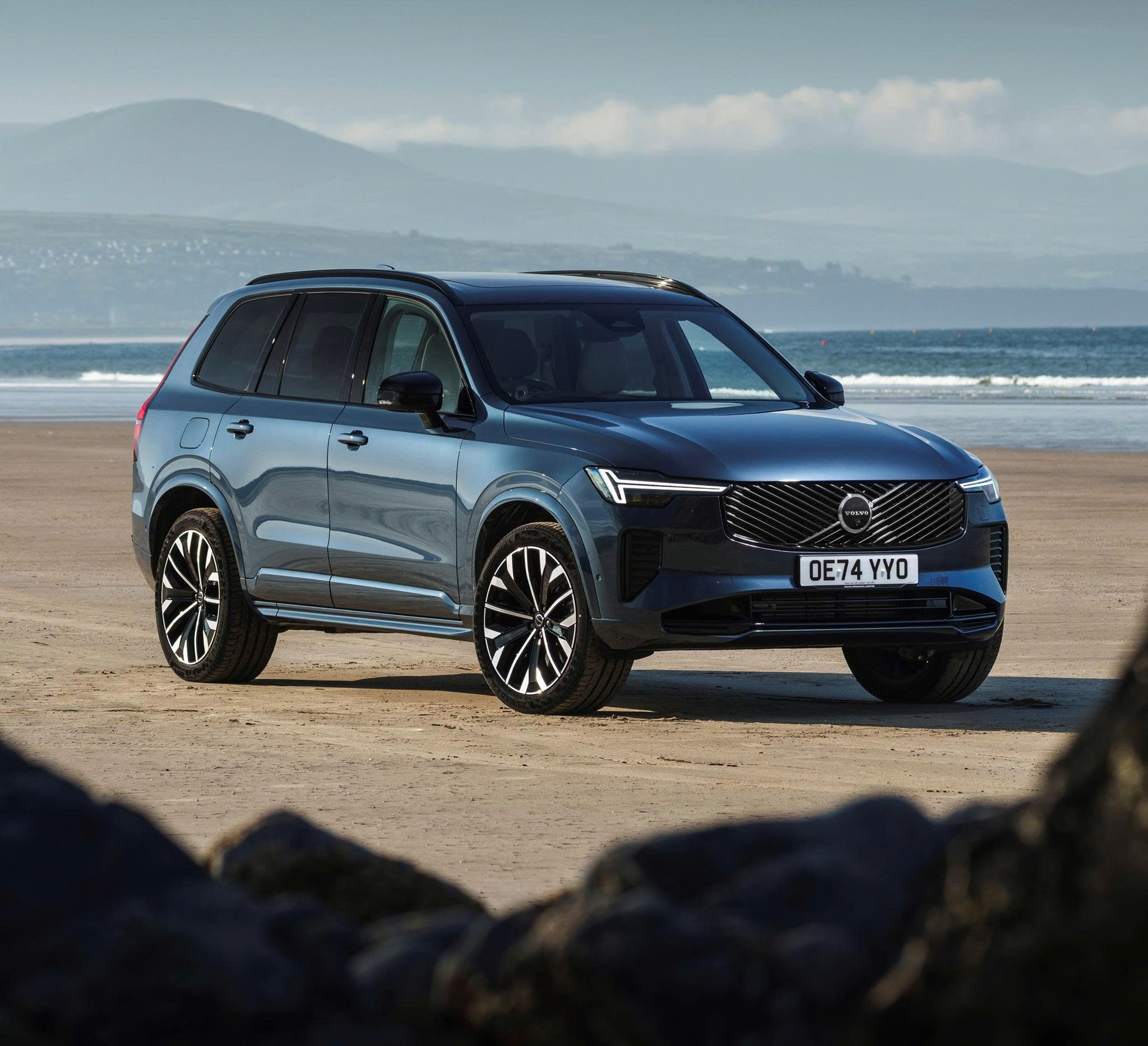 Thiết kế tổng thể của XC90 mang đến cảm giác bề thế của một chiếc SUV hạng sang nhưng vẫn rất thanh lịch và tinh tế.