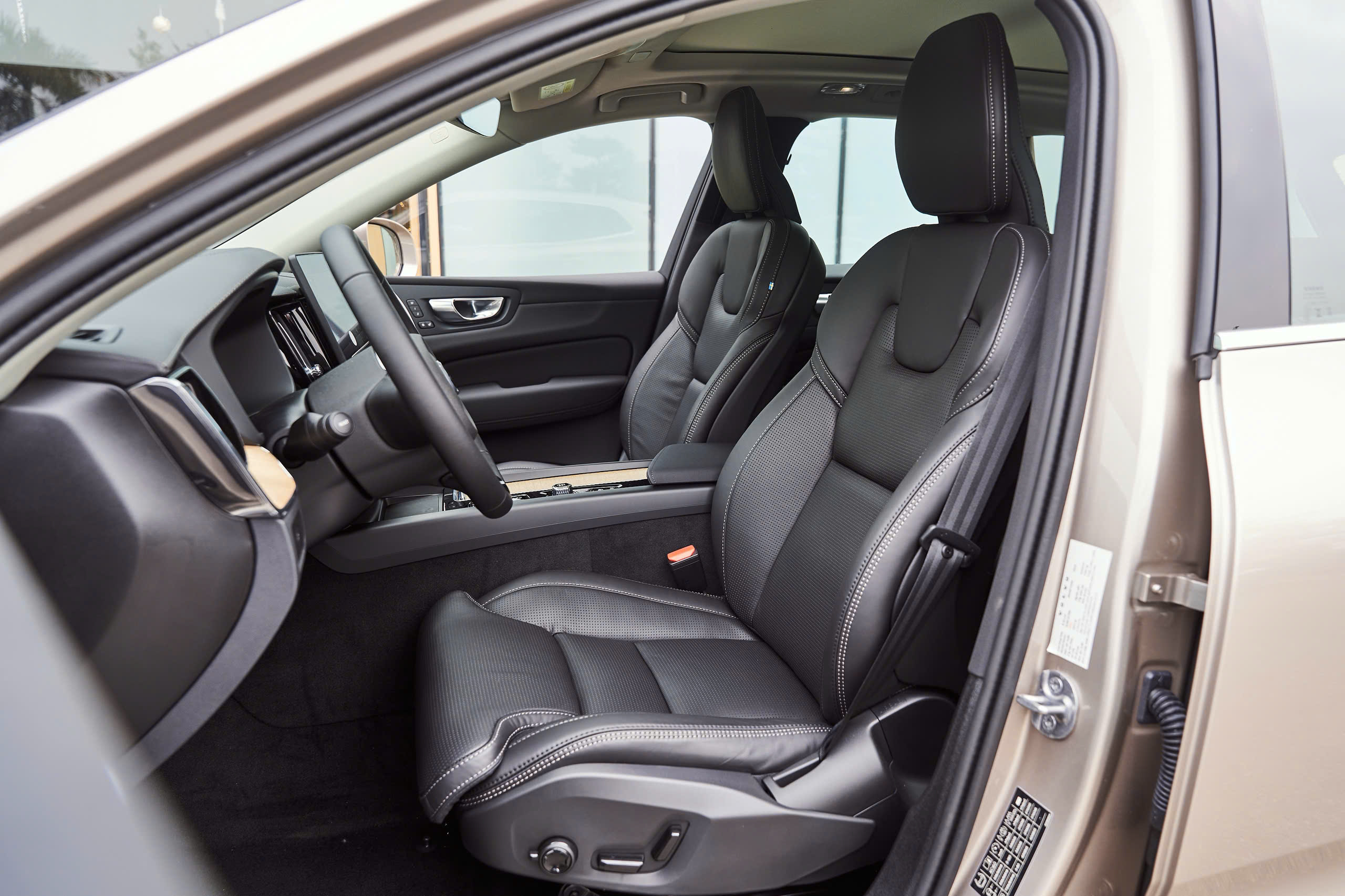 Volvo XC90 2026 được trang bị Ghế chỉnh điện đa hướng có sưởi và làm mát