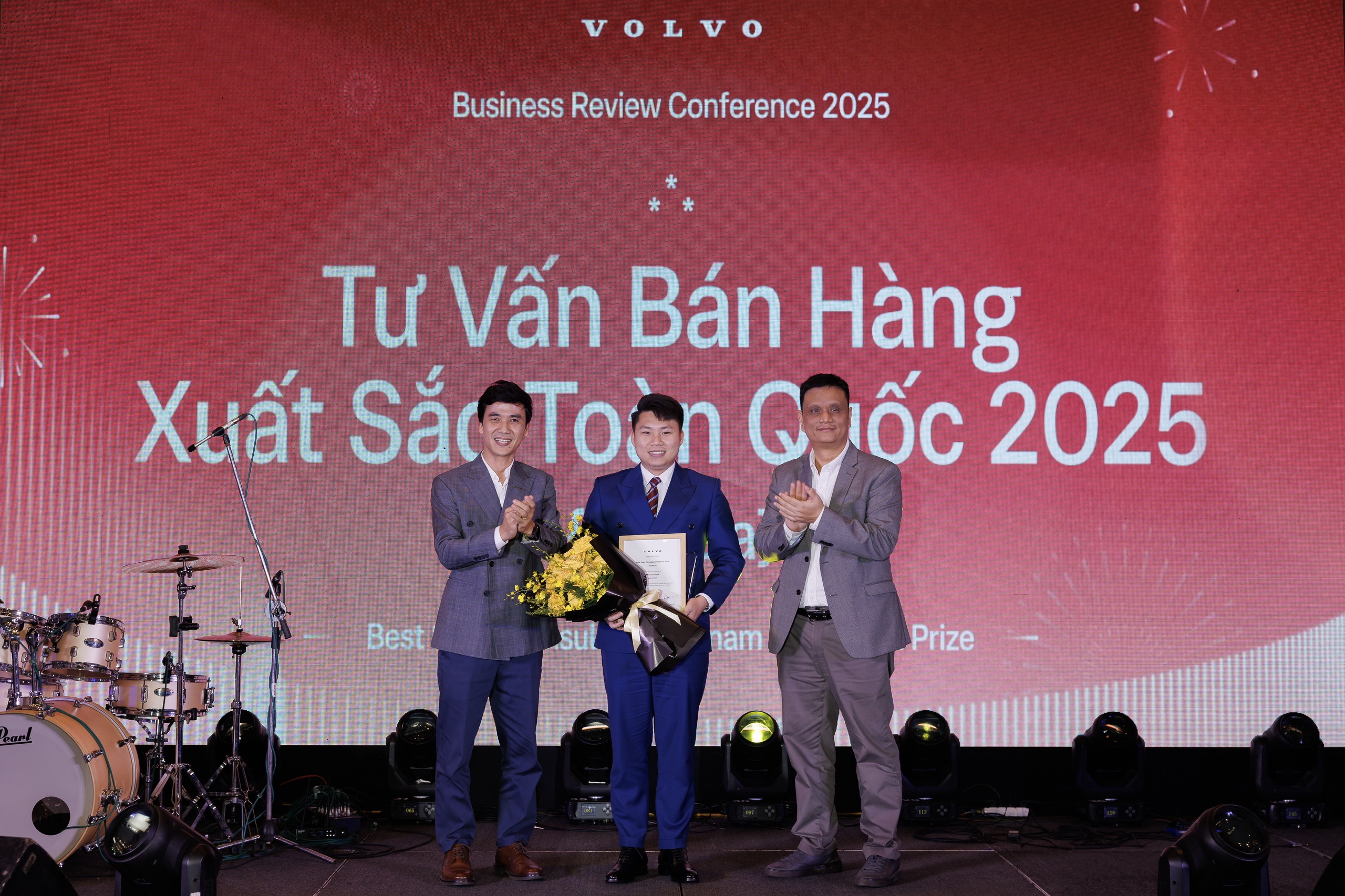 Lê Thi Volvo đạt giải Tư vấn bán hàng xuất sắc toàn quốc năm 2025