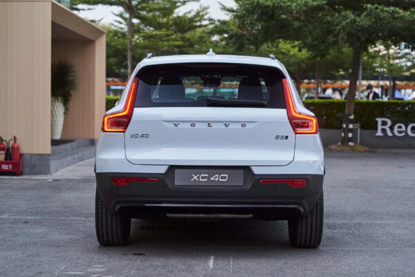 Volvo XC40 Ultra Ưu Đãi Lên Tới 300 Triệu Đồng Tháng 06/2026 – Chi Phí Sở Hữu Thực Tế Chỉ Từ 1,602 Tỷ Đồng