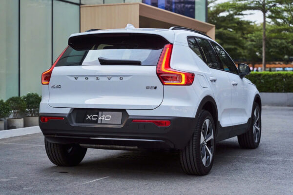 Volvo XC40 Ultra Ưu Đãi Lên Tới 300 Triệu Đồng Tháng 06/2026 – Chi Phí Sở Hữu Thực Tế Chỉ Từ 1,602 Tỷ Đồng