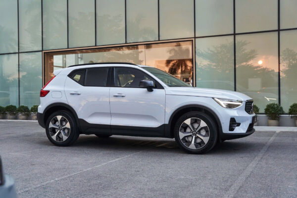Volvo XC40 Ultra Ưu Đãi Lên Tới 300 Triệu Đồng Tháng 06/2026 – Chi Phí Sở Hữu Thực Tế Chỉ Từ 1,602 Tỷ Đồng