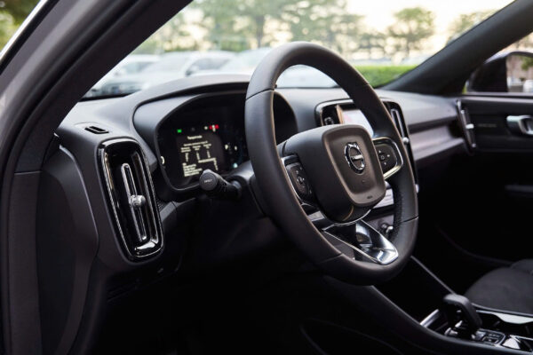 Liên Hệ Nhận Báo Giá Volvo XC40 Ultra Mới Nhất Nếu Quý khách đang quan tâm đến Volvo XC40 Ultra và muốn nhận báo giá lăn bánh chi tiết, chương trình trả góp hoặc đăng ký lái thử, vui lòng liên hệ: 👤 Lê Văn Thi – Tư vấn bán hàng chính thức Volvo Car Hà Nội 📞 Hotline/Zalo: 0924 636 333 📍 Volvo Car Hà Nội – 7-9 Nguyễn Văn Linh, Long Biên, Hà Nội