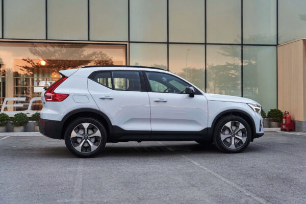 Volvo XC40 Ultra Ưu Đãi Lên Tới 300 Triệu Đồng Tháng 06/2026 – Chi Phí Sở Hữu Thực Tế Chỉ Từ 1,602 Tỷ Đồng