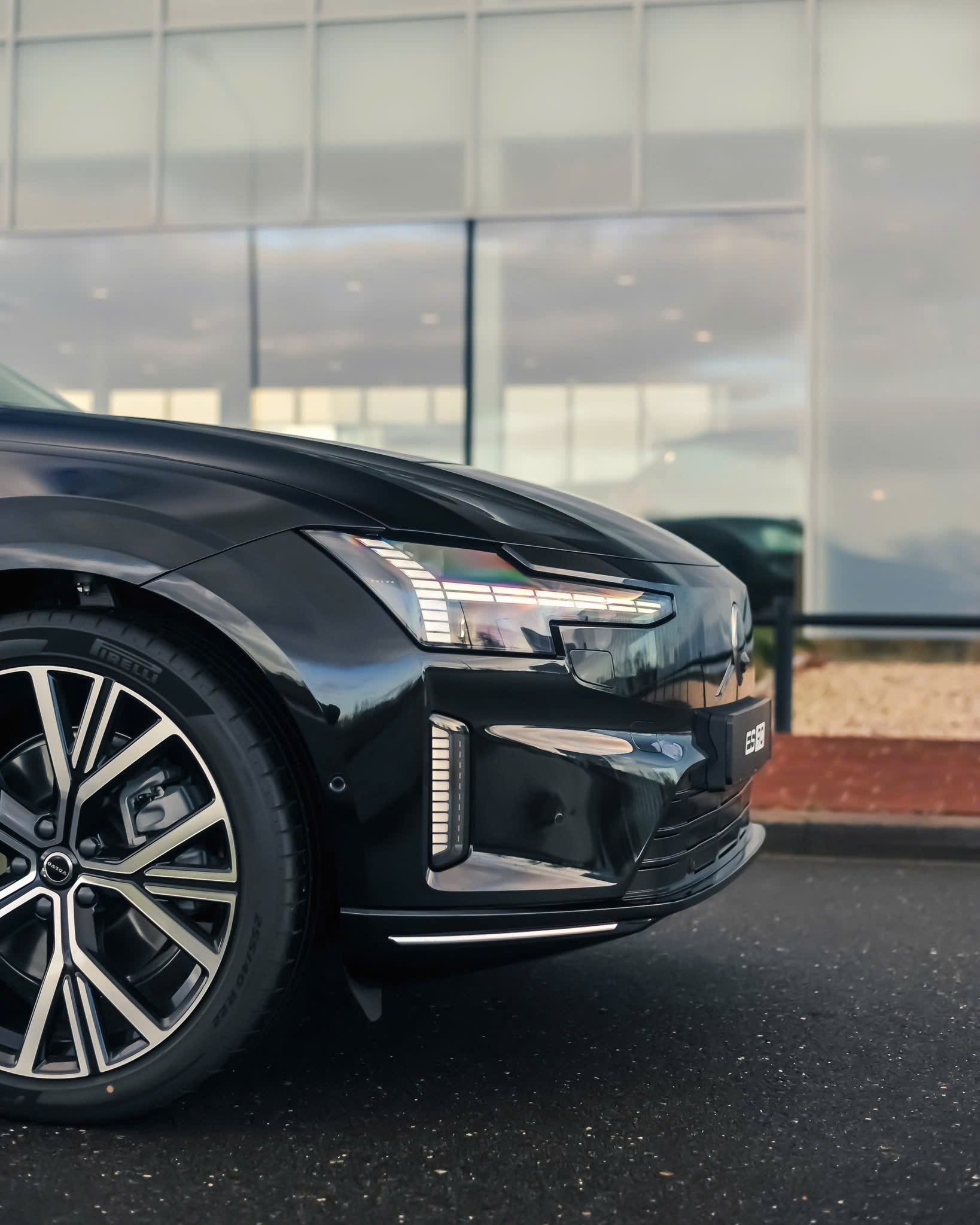 volvo-es90-dau-xe.jpg