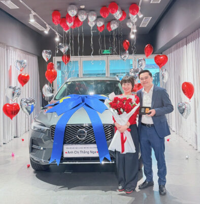 Giá niêm yết của Volvo XC60 Ultra là 2.299.000.000 đồng. Trong tháng 8/2026, sau khi áp dụng chương trình ưu đãi, giá xe chỉ còn 2.073.280.000 đồng. Đây là khoản ưu đãi trực tiếp giúp khách hàng giảm đáng kể chi phí đầu tư ban đầu.
