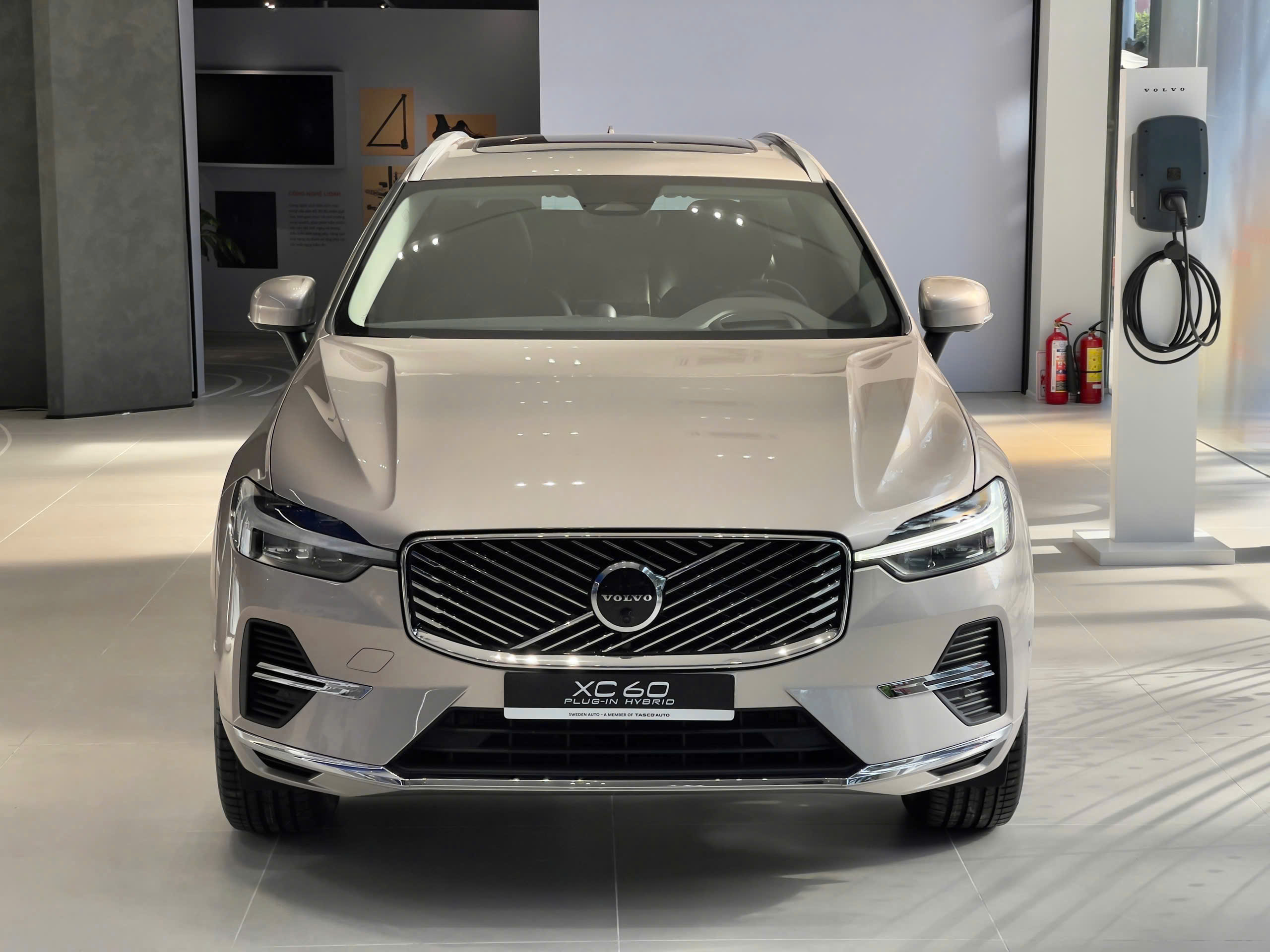 Trong danh mục Volvo tại Việt Nam hiện có những mẫu Plug-in Hybrid đáng chú ý như Volvo XC60 Plug-in Hybrid, Volvo XC90 Plug-in Hybrid và Volvo S90 Plug-in Hybrid.